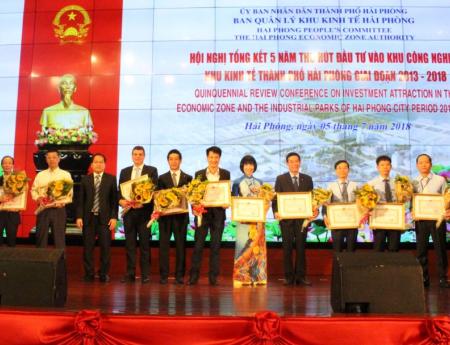 SHP đón nhận Bằng khen của Bộ Trưởng Bộ Kế hoạch và Đầu tư về thành tích thu hút đầu tư giai đoạn 2013-2018