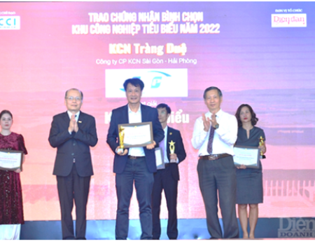 KCN Tràng Duệ của Công ty Cổ phần KCN Sài Gòn – Hải Phòng (SHP) được vinh danh là KCN tiêu biểu tại Chương trình bình chọn Khu công nghiệp tiêu biểu năm 2022